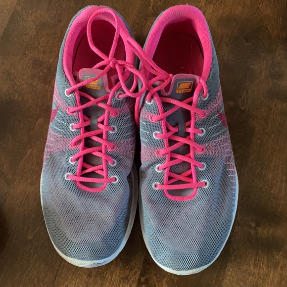 NIKE SIZE 7 - Picture 3 of 3